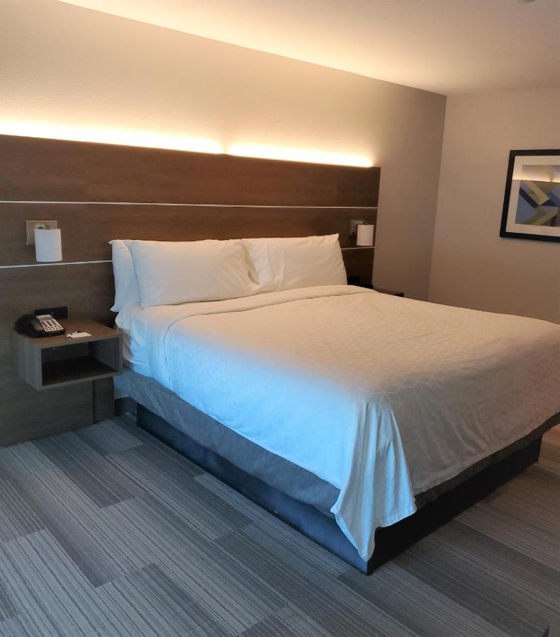 Holiday Inn Express & Suites San Antonio West Sea World Area By Ihg Esterno foto