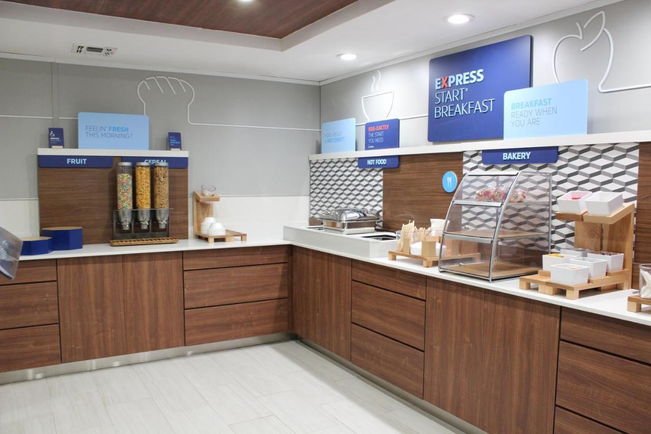 Holiday Inn Express & Suites San Antonio West Sea World Area By Ihg Esterno foto
