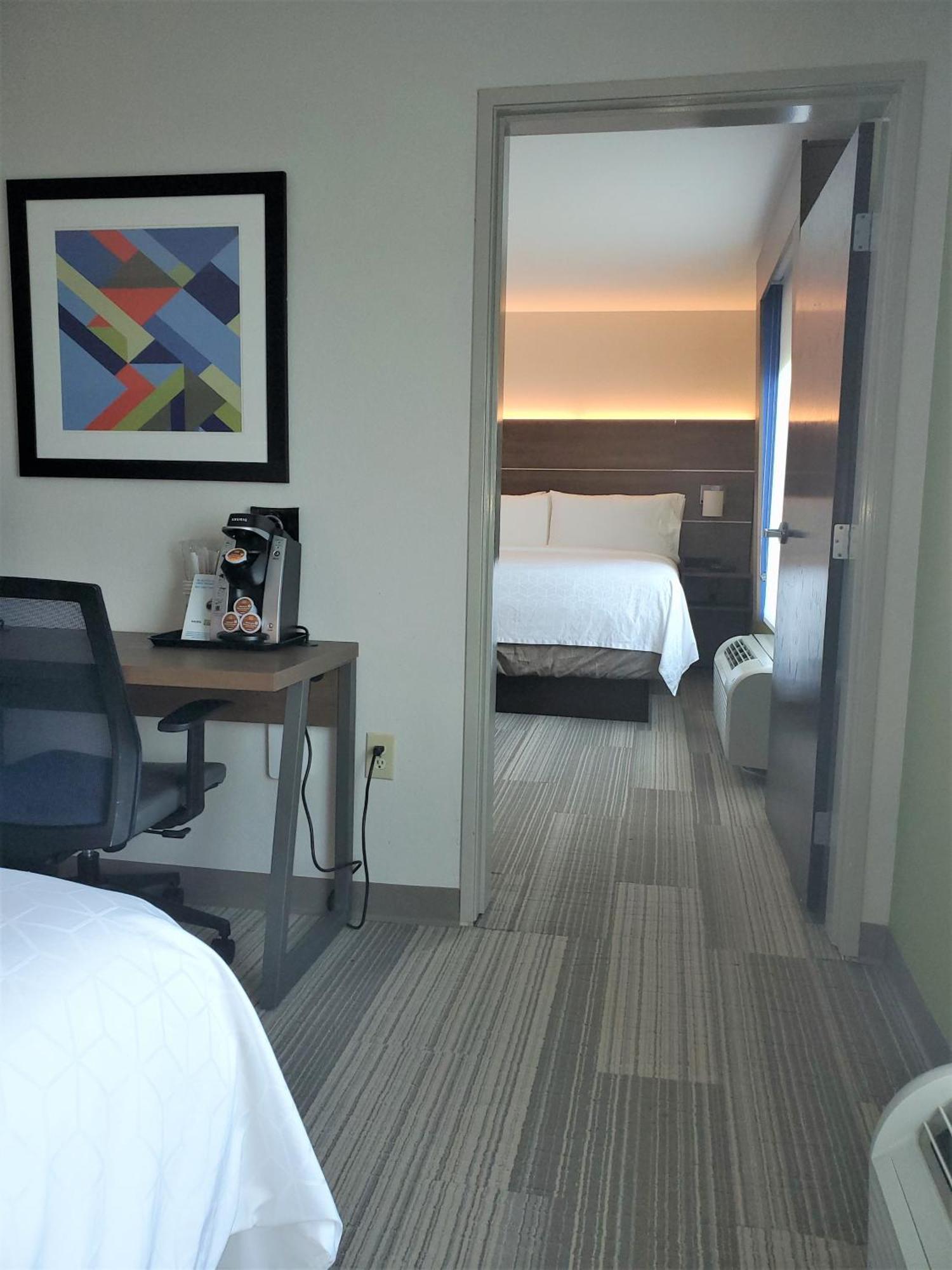 Holiday Inn Express & Suites San Antonio West Sea World Area By Ihg Esterno foto
