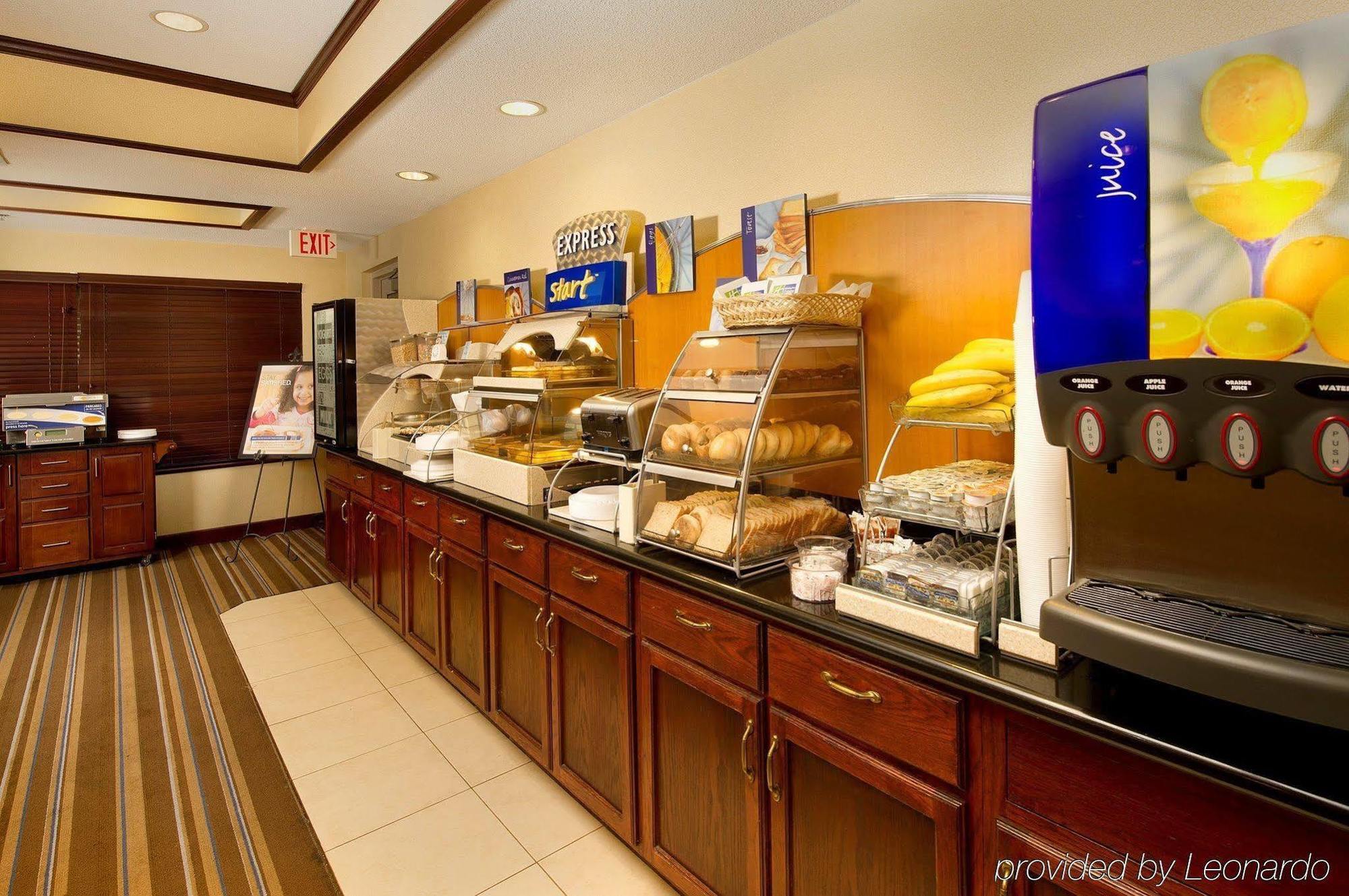 Holiday Inn Express & Suites San Antonio West Sea World Area By Ihg Esterno foto